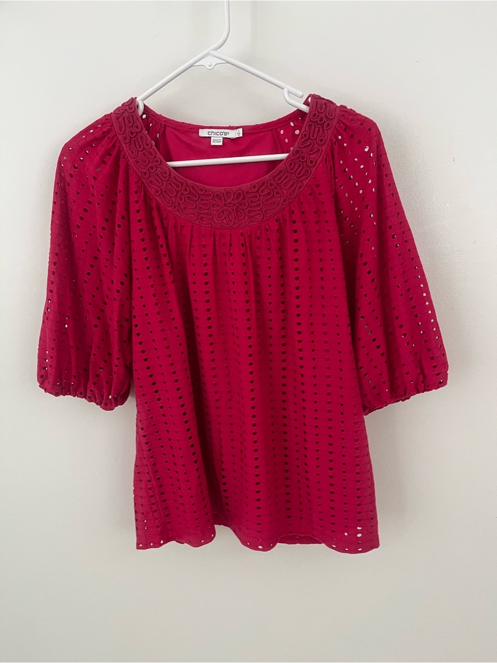 Chico's Berry Eyelet Scoop Neck Puff Sleeve Blouse